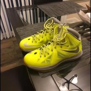 Nike Lebron 10 Volt